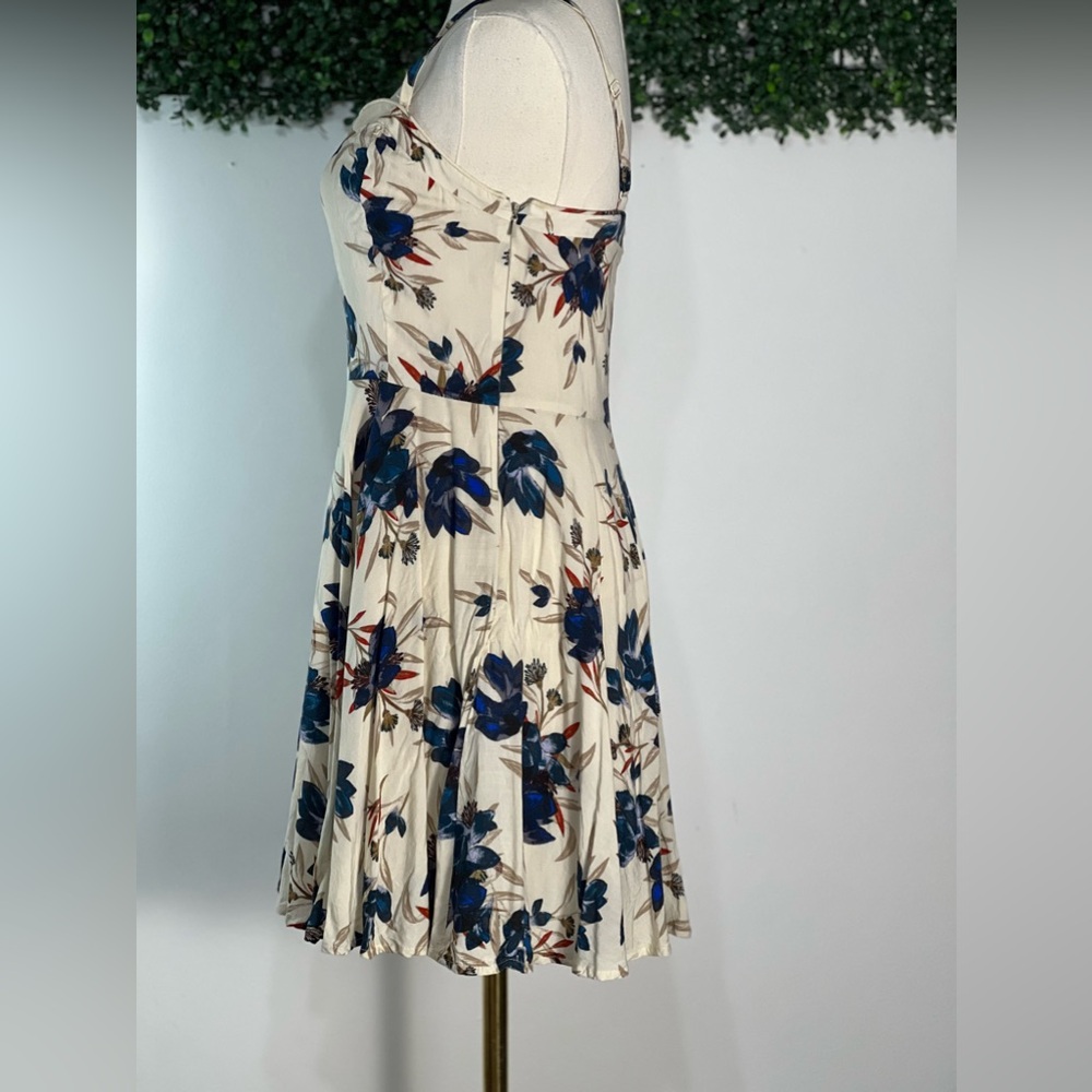 Aritzia Talula Lapinsky Tan Blue Floral Fit and Flare Mini Dress Size 6 - Picture 3 of 10
